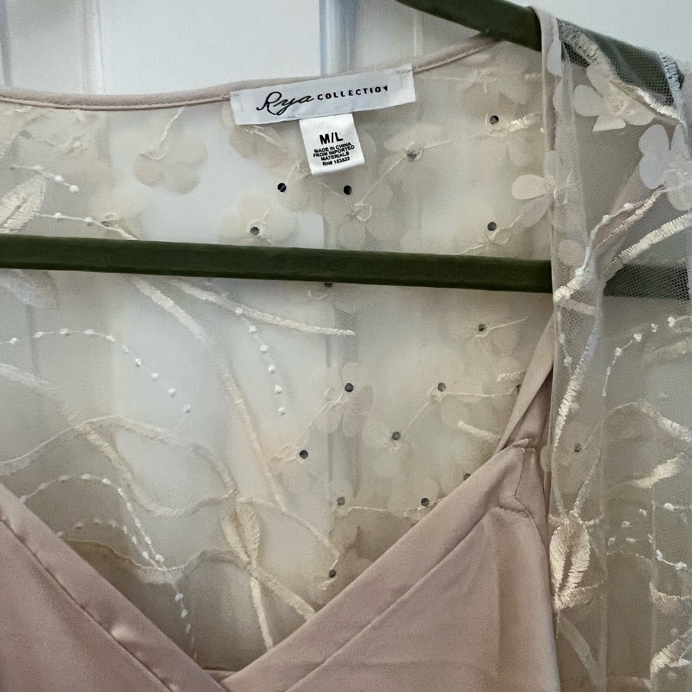 Rya Collection Beautiful Robe and Slip - Picture 2 of 4